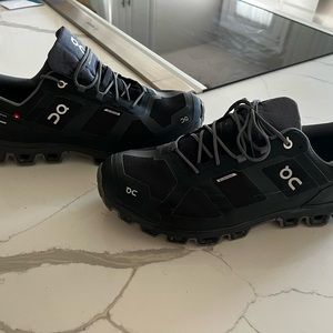 Mens On trail shoe size 13